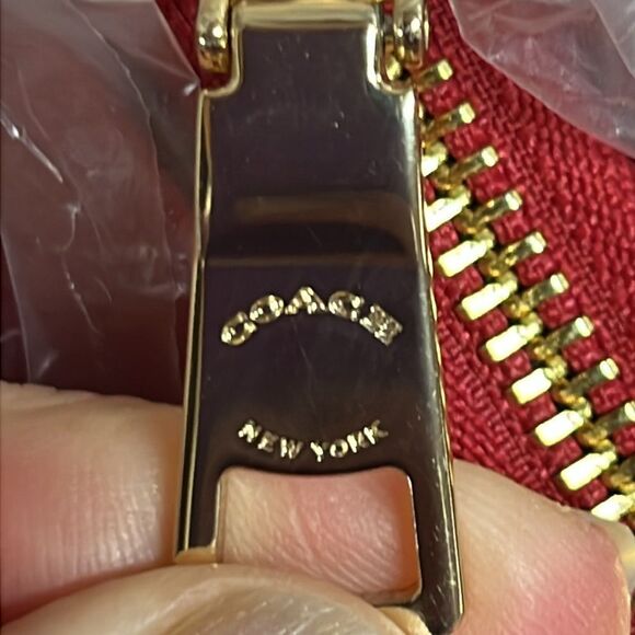 Coach Teri Hobo Shoulder Bag Pebble Leather Purse Red - Picture 9 of 10